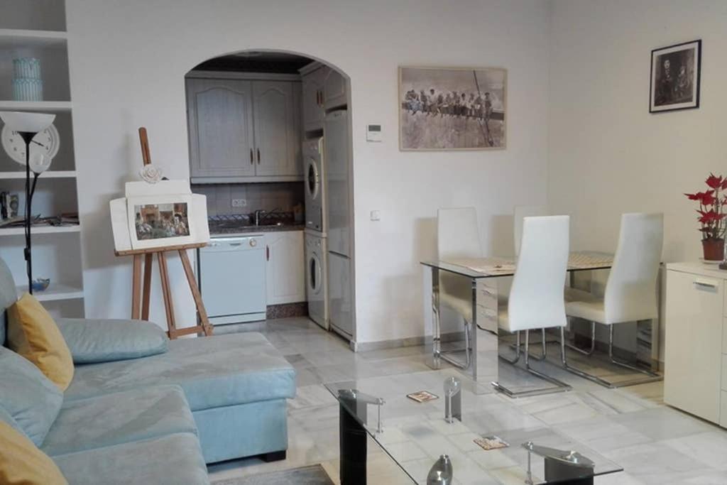 Apartment 1 Minute From Cathedral. Feel The Heart Of *