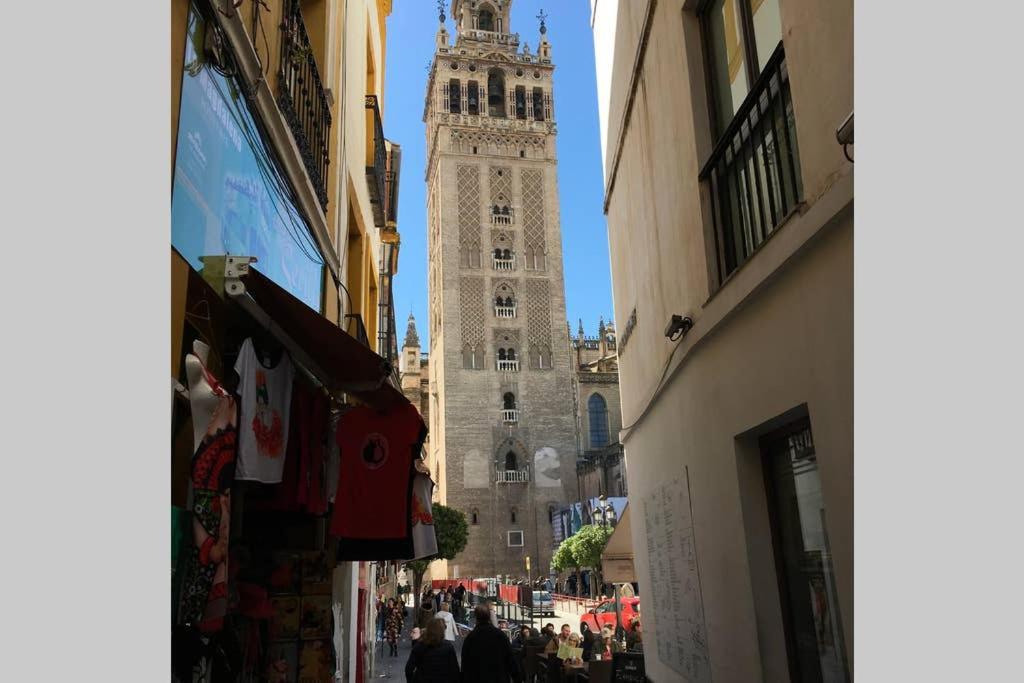 1 Minute From Cathedral. Feel The Heart Of Apartment