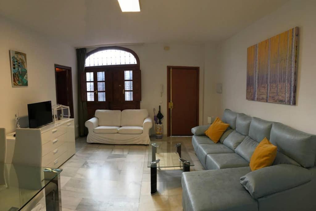 Apartament 1 Minute From Cathedral. Feel The Heart Of *