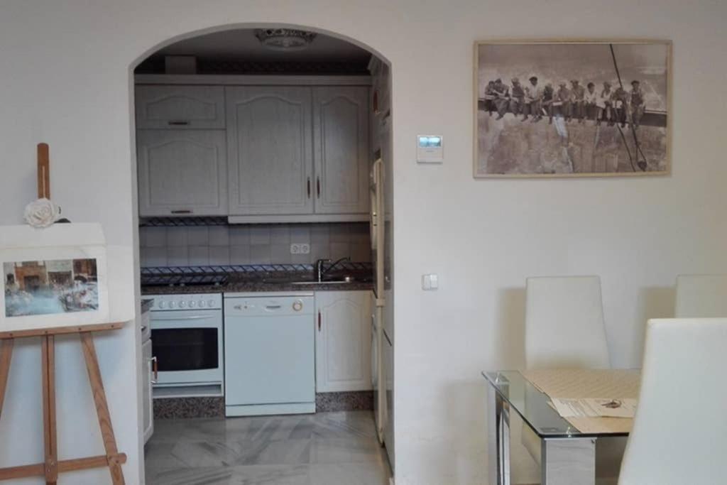Apartment 1 Minute From Cathedral. Feel The Heart Of *